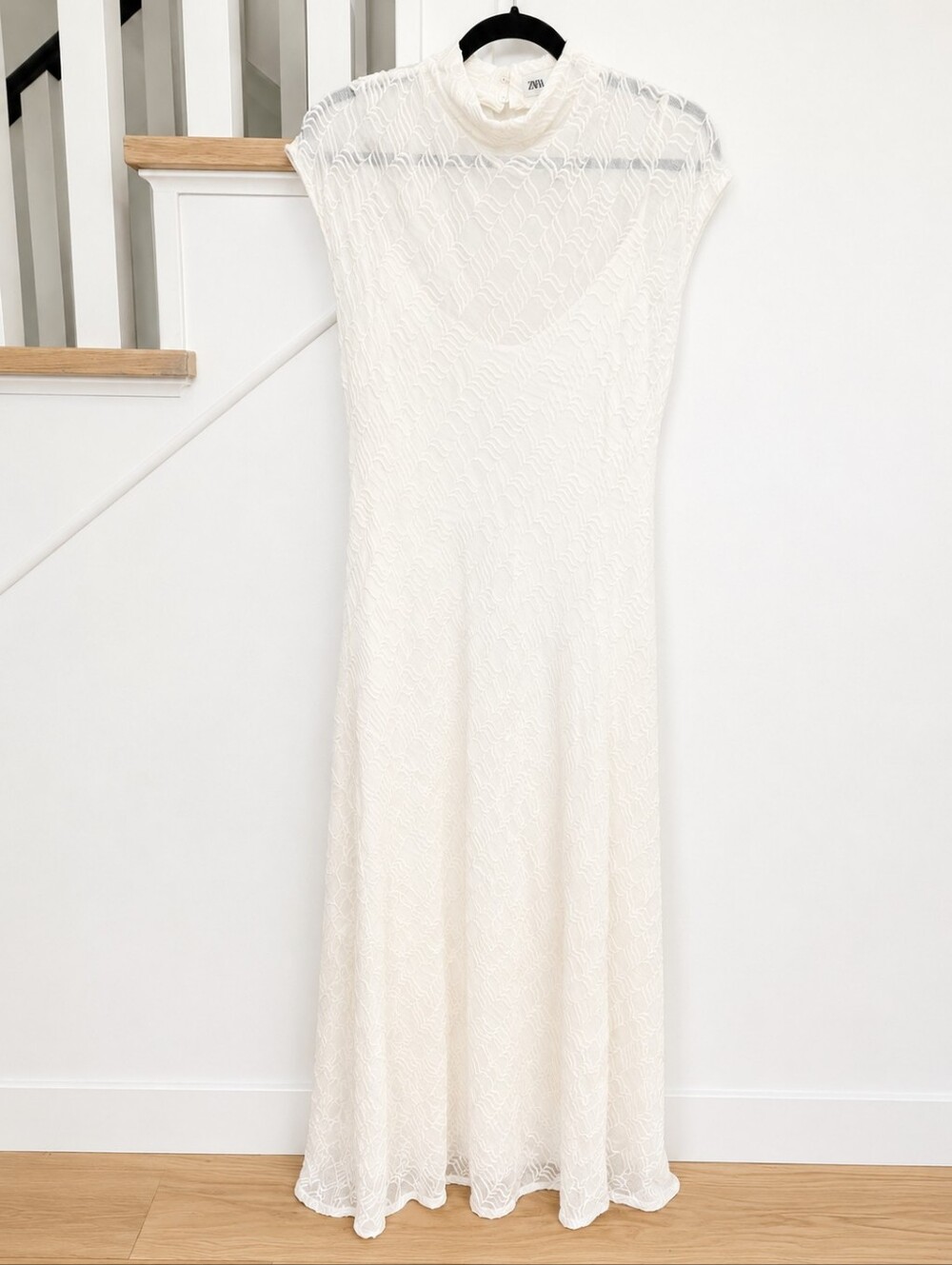 Zara Lace Maxi Dress in Ivory Size M